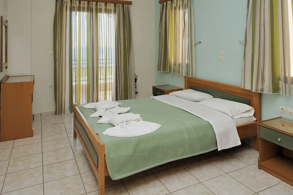 Stavrós Nanakis Beach Apartments יוון