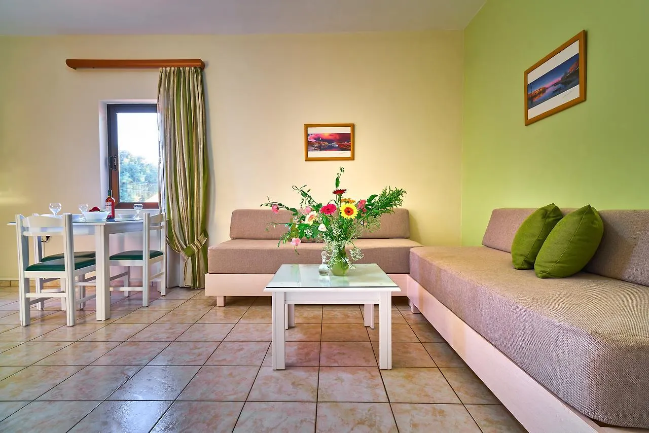 Stavrós Nanakis Beach Apartments יוון