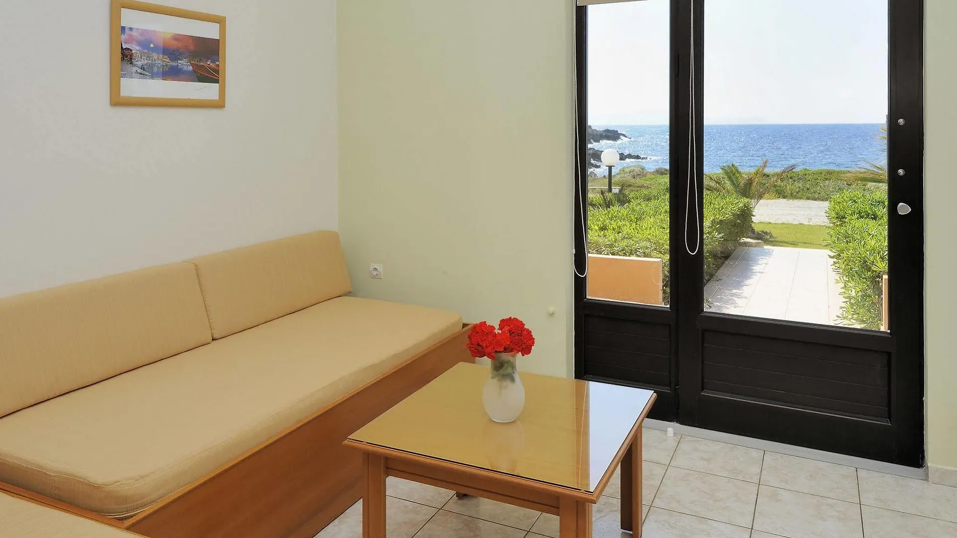 Stavrós Nanakis Beach Apartments