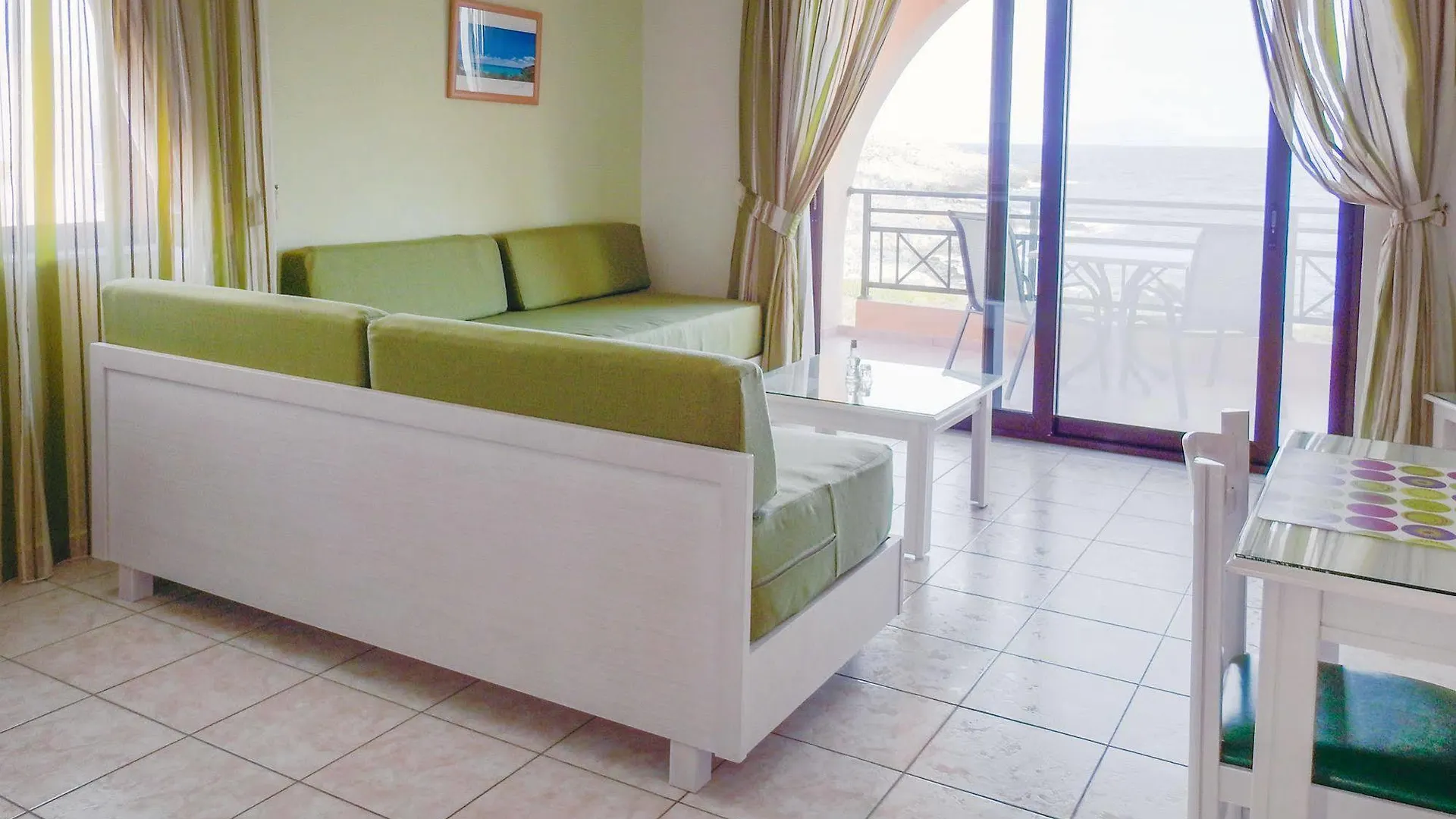 Stavrós Nanakis Beach Apartments יוון